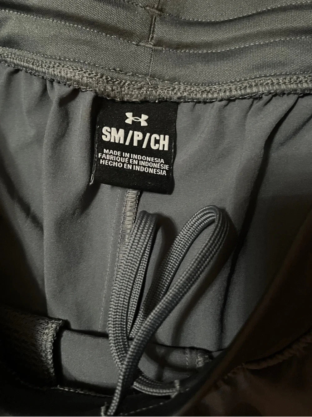 Under Armour Men's Dark Gray Athletic Training Shorts with Black Trim Size Small